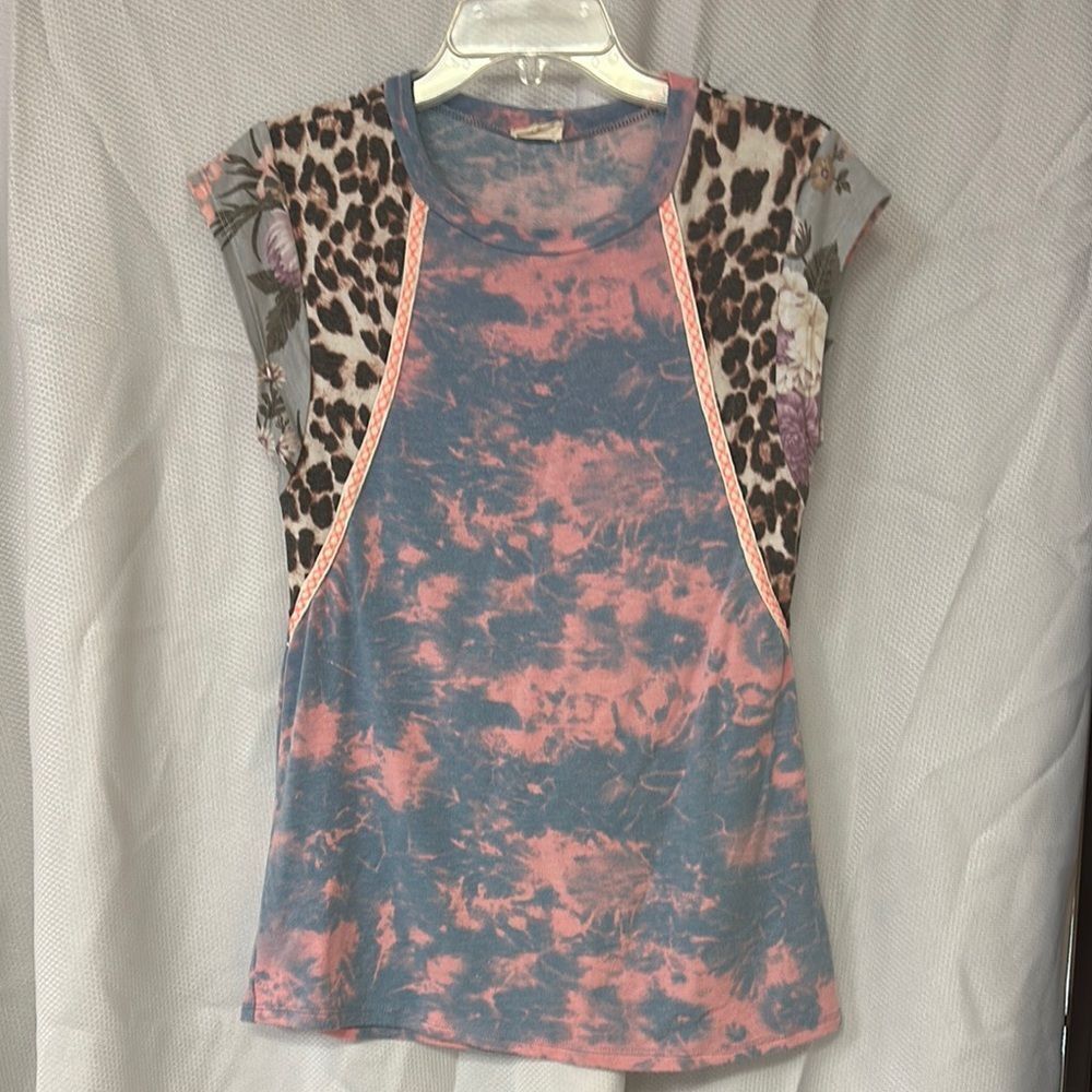 Lovely Melody Graphic Pink and Gray Cap Sleeve Tee